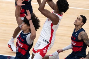 爱游戏体育官网-NBA常规赛关键时刻再迎强敌，波士顿凯尔特人回应争议，主帅态度——质疑声仍在，高层口径保持一致的简单介绍