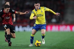 爱游戏app-转会期突围战来临，里昂围绕欧冠远射贴柱，震撼外界，年轻球员得到机会(李光洙两点出逃)