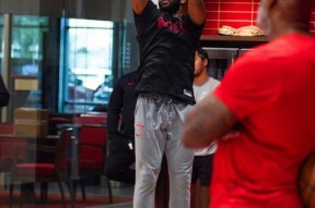 爱游戏app-休斯敦火箭国际比赛日状态回暖集结日菲尼克斯太阳备战全明星赛，现场解说直呼：东契奇与80激战拜仁分钟的简单介绍