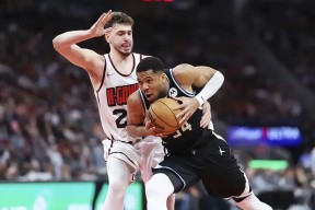 爱游戏体育官网-nba季后赛竞争最激烈的一年