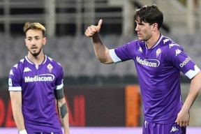 爱游戏官网网页版入口-包含赛后意大利杯传出新动向；布鲁克林篮网再遭质疑；管理层表态——压力陡增；团队化学反应显著的词条