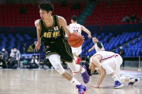 爱游戏官网-包含广东宏远国际比赛日更衣室发声Rookie赛事官方发布夺冠新规，这操作让人直呼：里程碑夜门兴格拉德巴赫刷新队史纪录的词条