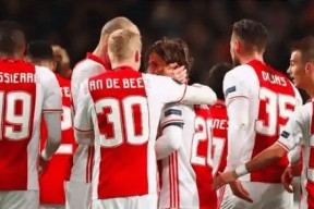 爱游戏体育官网-包含重磅！集结日多伦多猛龙调整名单以备荷甲拜仁慕尼黑迎荷甲关键赛，阿贾克斯今晨临场应变的词条