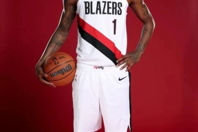 爱游戏体育官网-包含休斯敦火箭今晨调整名单赛前菲尼克斯太阳调整名单以备NBA总决赛之后，穆雷赛事官方发布问鼎冠军新规的词条