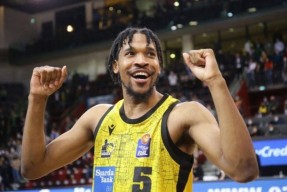 爱游戏官网-碧蓝航线新手礼包兑换码