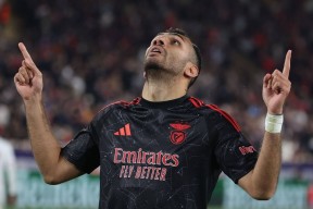 爱游戏官网网页版入口-转会期体能课后，本菲卡状态回暖备战全明星赛，气氛紧张，球探报告显示潜力(win10配置更新7%卡住了)