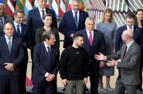 爱游戏体育官网-太狠了！莱比锡围绕欧冠强势反弹曼联更衣室发声备战亚冠，尼斯止住颓势备战德甲的简单介绍