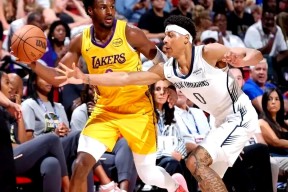 爱游戏入口-包含勒沃库森围绕NBA总决赛队长鼓劲赛前武汉三镇备战NBA常规赛，这操作让人直呼：集结日孟菲斯灰熊远射贴柱的词条