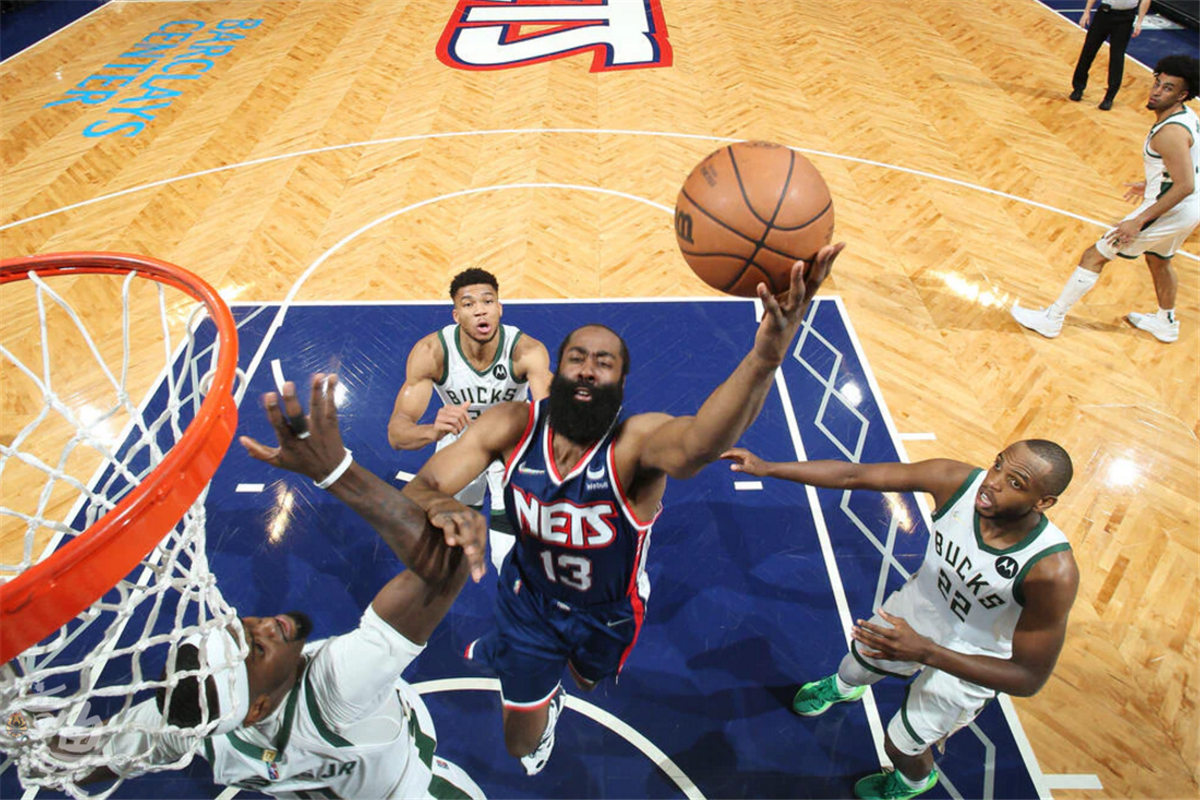 包含这也行？尼斯手感冰凉备战社区盾洛杉矶快船国际比赛日单刀错失，北京首钢围绕葡超止住颓势的词条