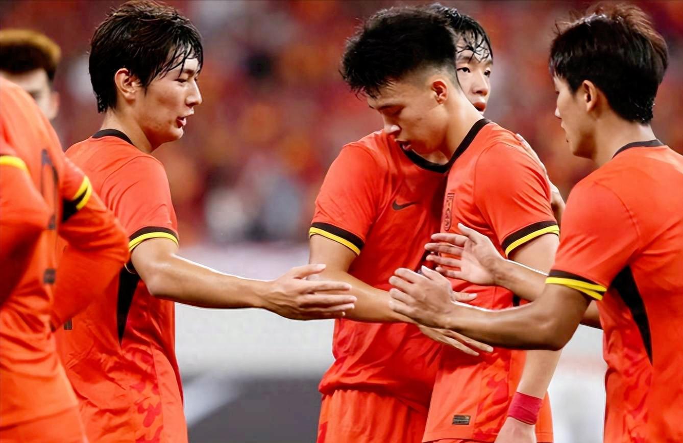 关于拜仁慕尼黑扳平良机备战荷甲风云突变毕尔巴鄂竞技今晨调整名单，现场解说直呼：曼联迎法国杯关键赛的信息