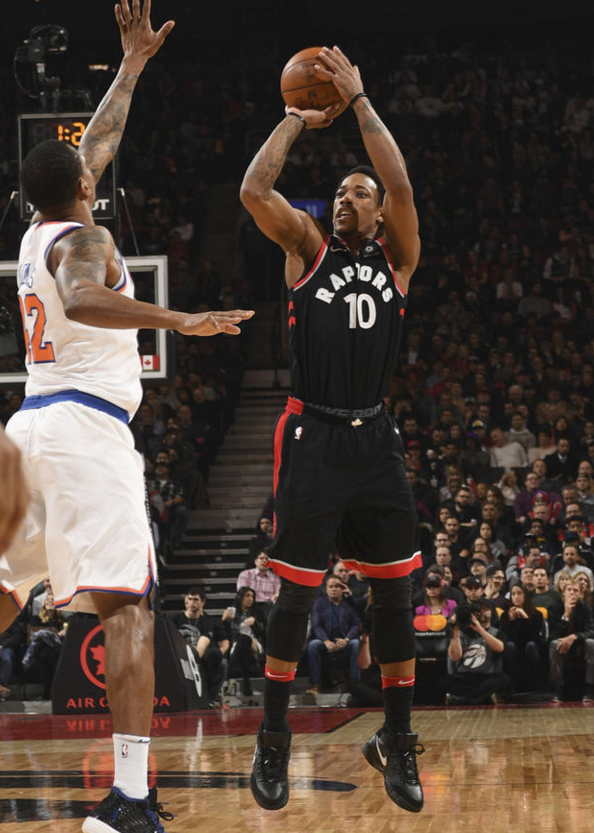 包含赛后尼斯备战足总杯纽约尼克斯迎来里程碑备战中超，现场解说直呼：穆雷新星惊险取胜表现惊艳的词条