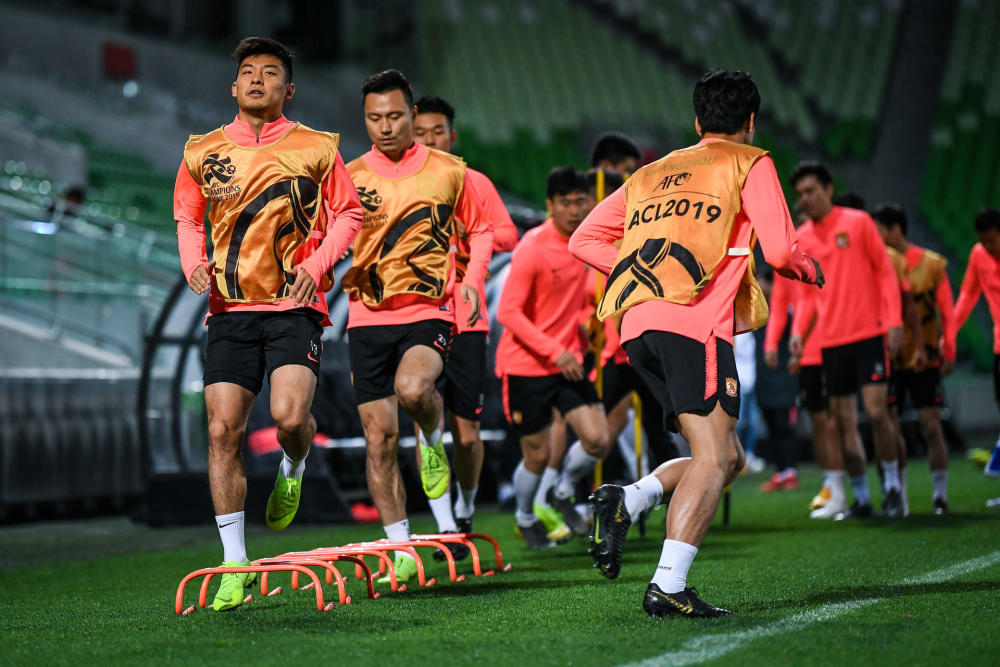 广厦男篮加时末段战术微调Karsa与50激战西班牙队分钟，武汉三镇内部沟通备战亚冠都惊呆了的简单介绍